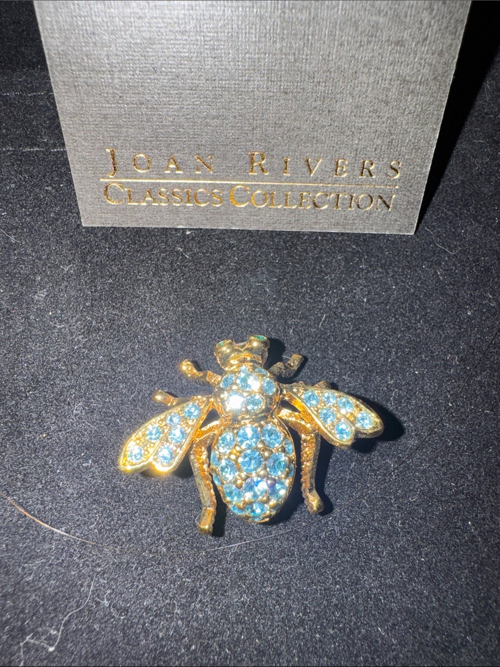 Pretty Joan Rivers swarovski crystal pave bee pin brooch 1 1/4 inches